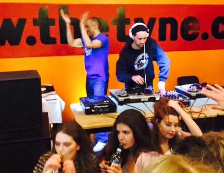 Tyne Bar DJs